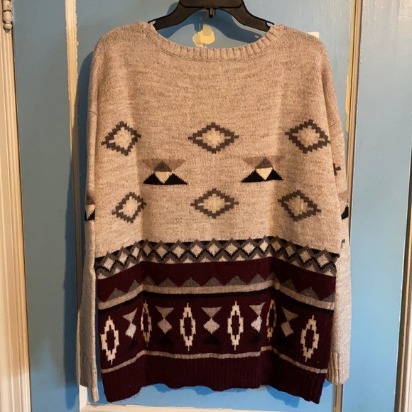 American Eagle Sweater - Picture 2 of 2